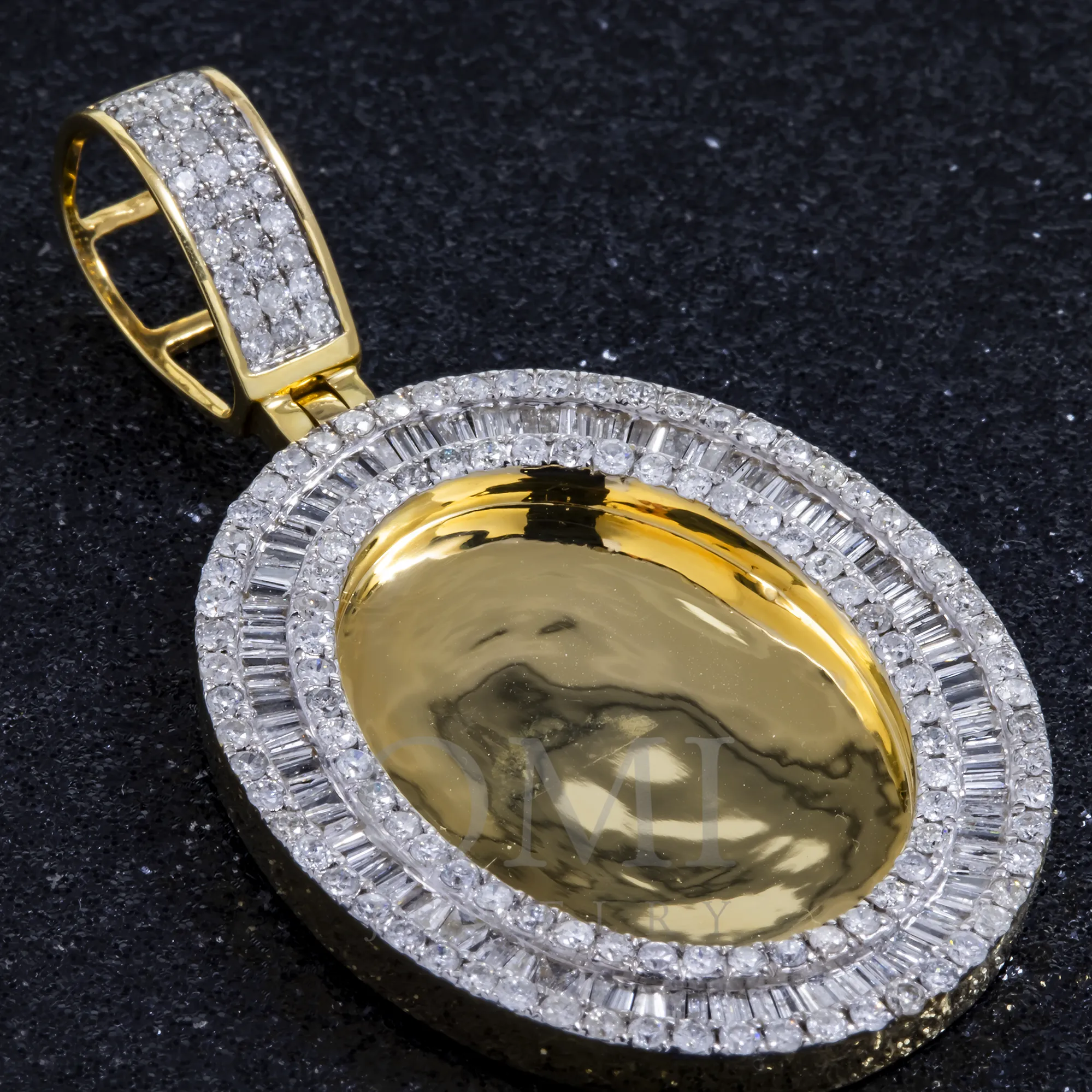 10K GOLD BAGUETTE DIAMOND OVAL PICTURE PENDANT 3.00 CT