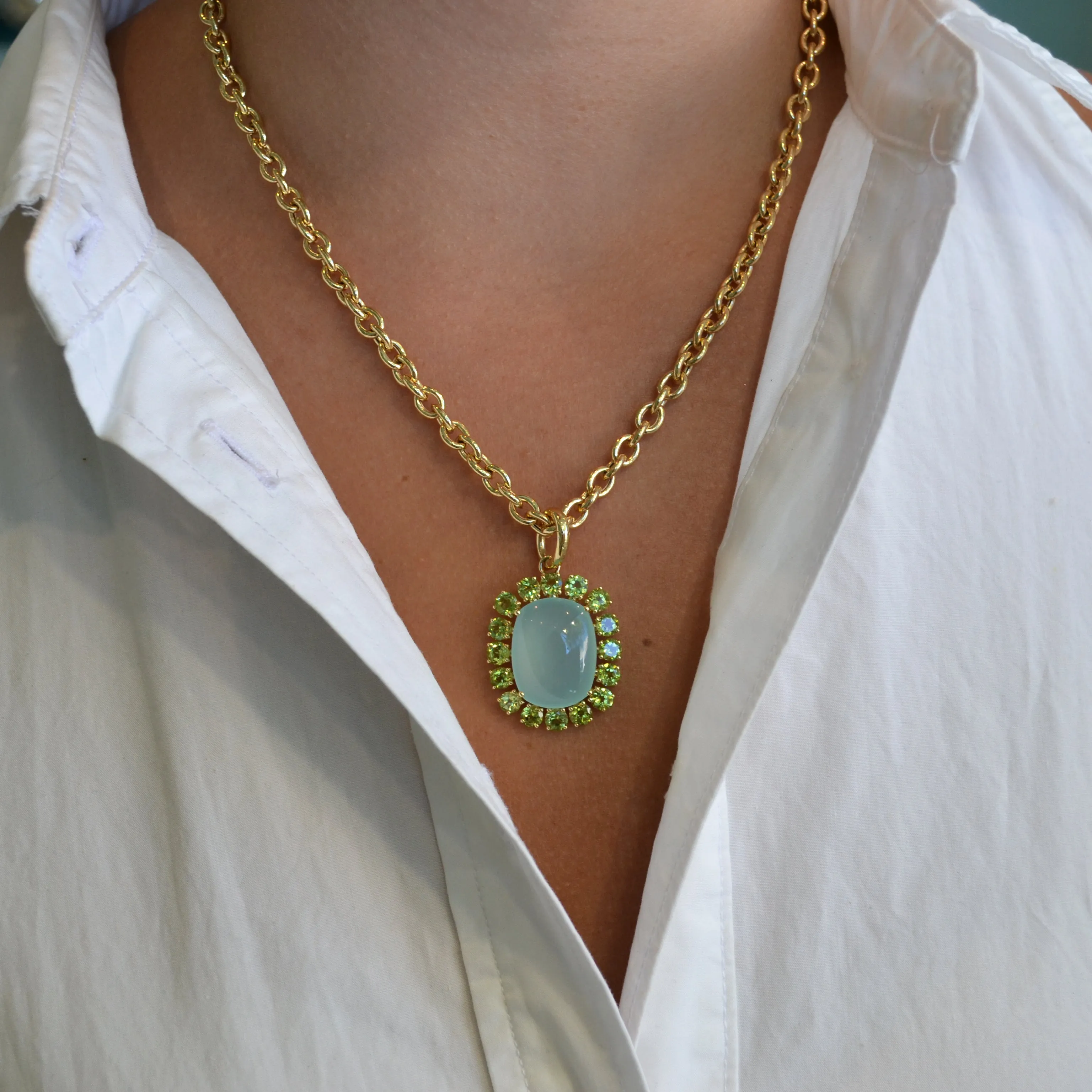 A & Furst - Sole - Pendant with Green Aqua Chalcedony and Peridot, 18k Yellow Gold