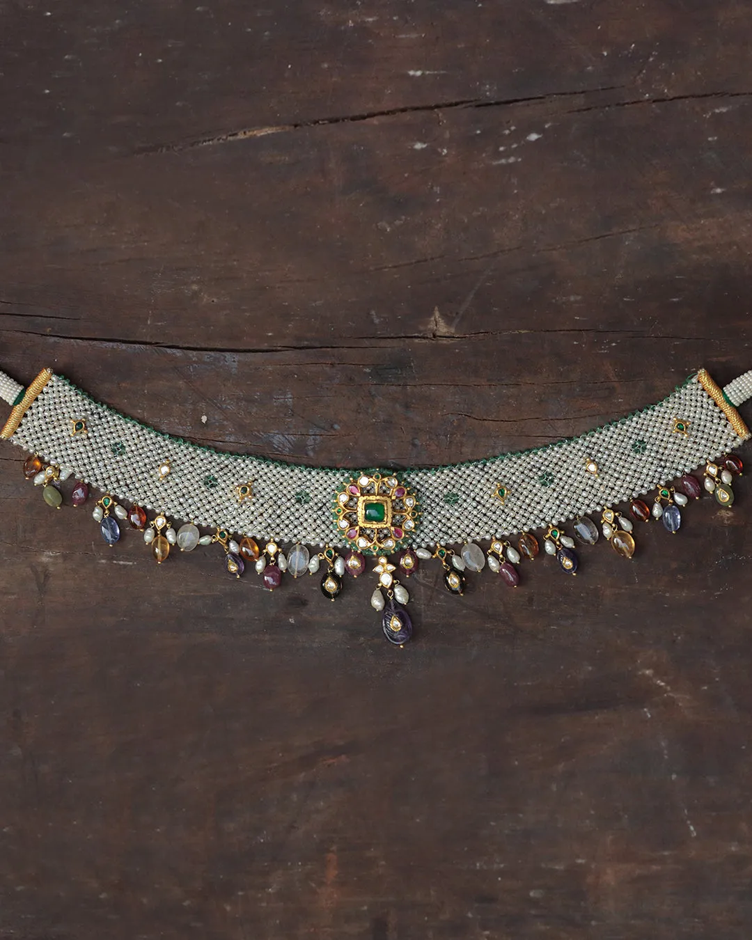 Aarunya Choker