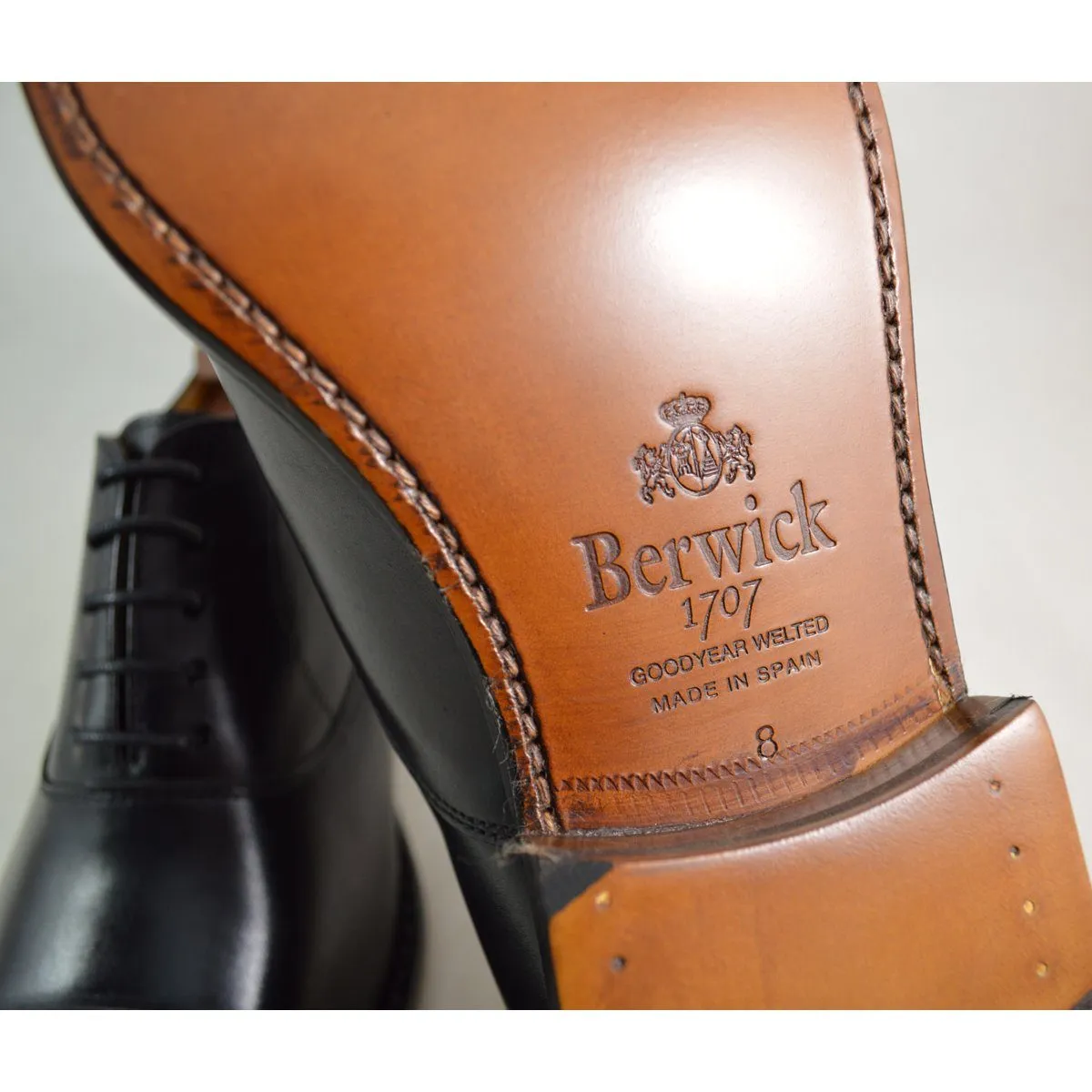 Berwick 1707 Straight Cap Oxford (2428) - Black Boxcalf