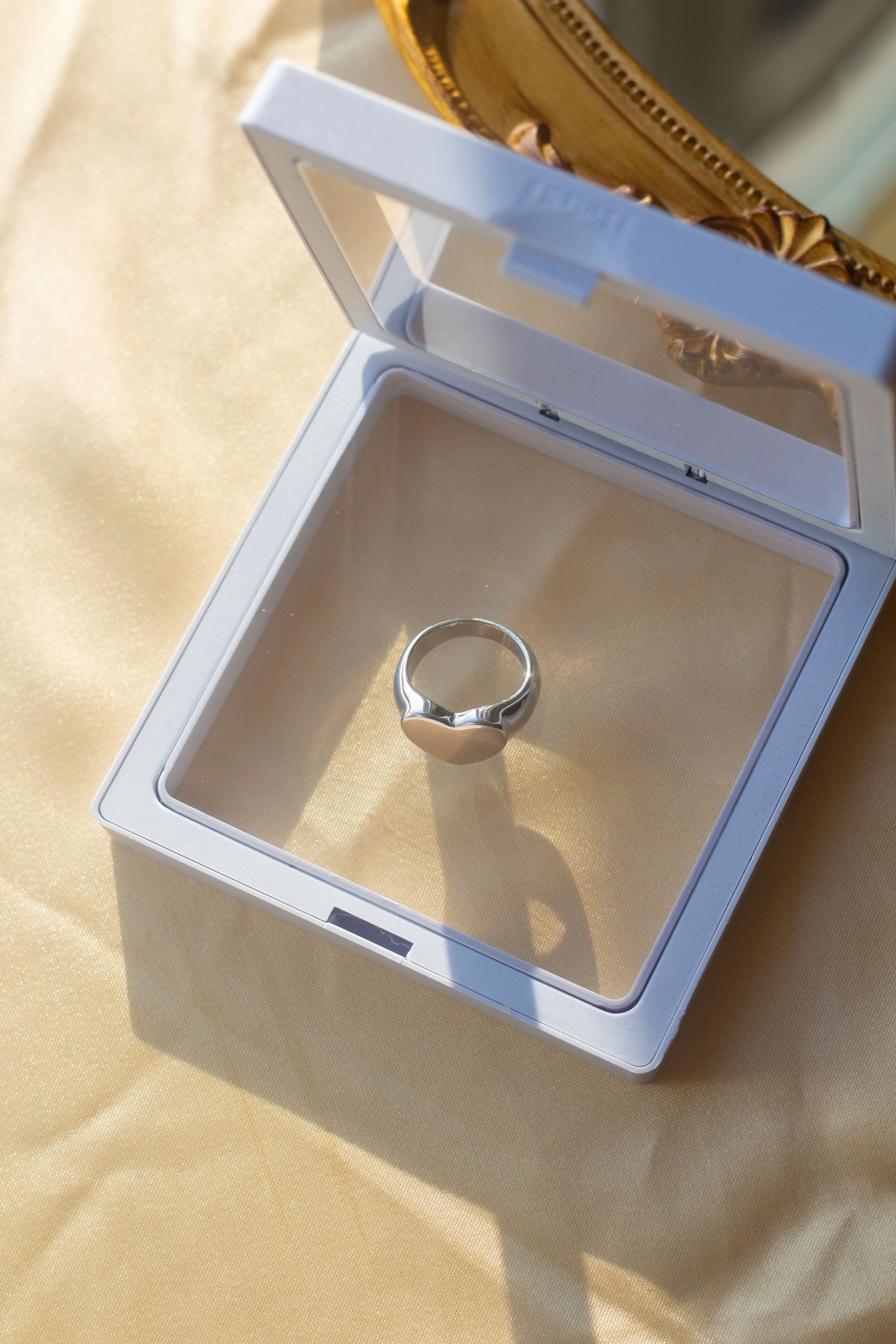 Ellina Heart Signet Ring