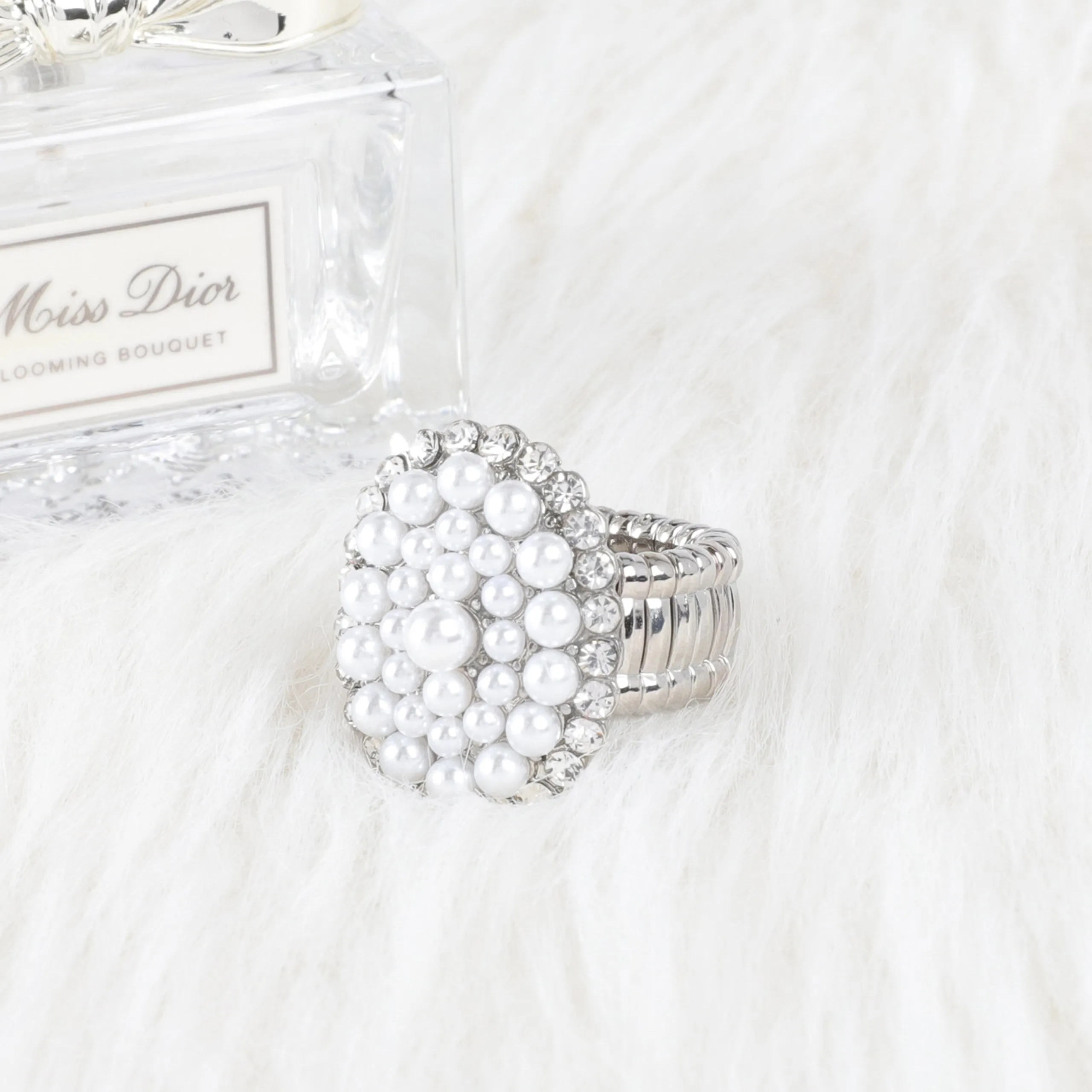 Gloria Oval Pearl & Rhinestone Stretch Ring