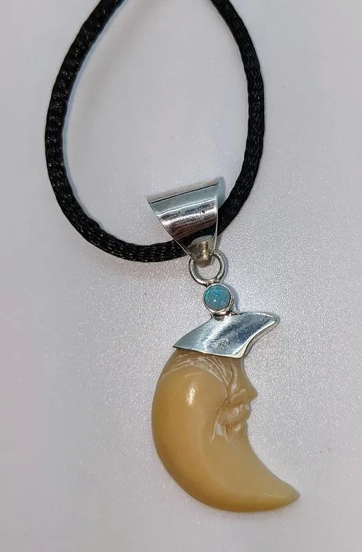 Pendant, Nqagua Nut w-Opal SS