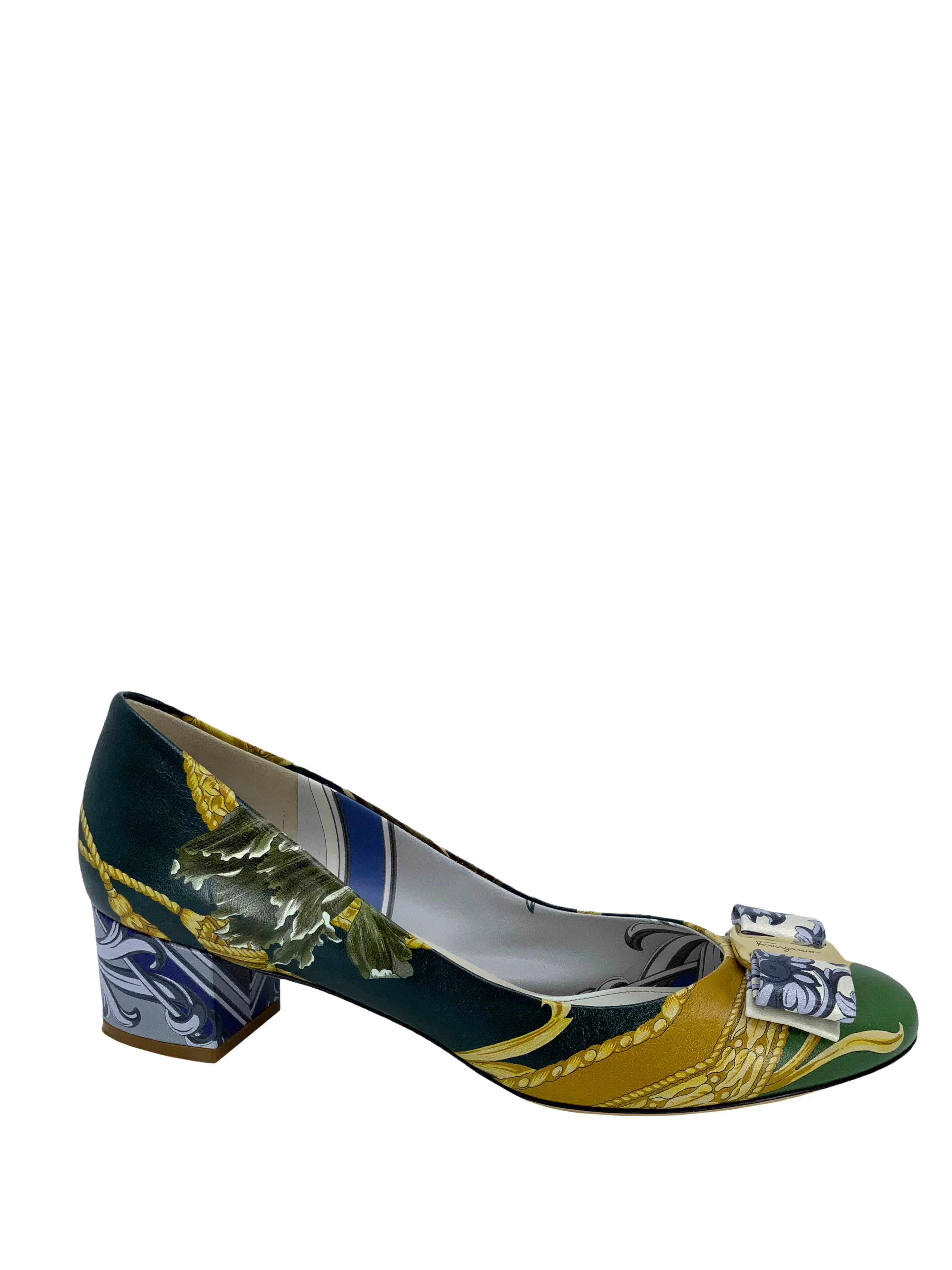 Salvatore Ferragamo Vara Bow Pumps Size 10