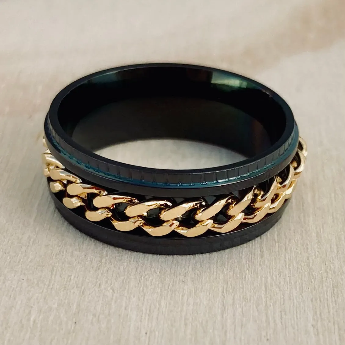 Sanity’s Band Ring Collection - Spinner Black & Gold - R167