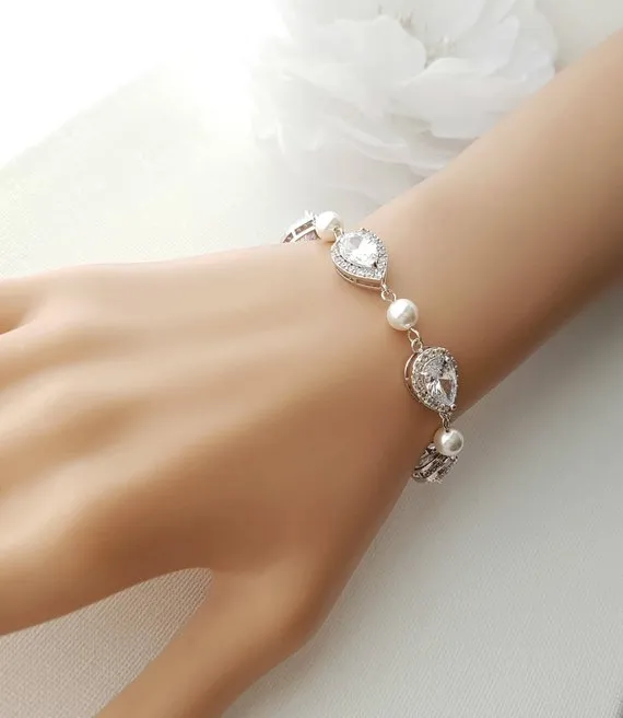 Silver Pearl Bracelet- Emma