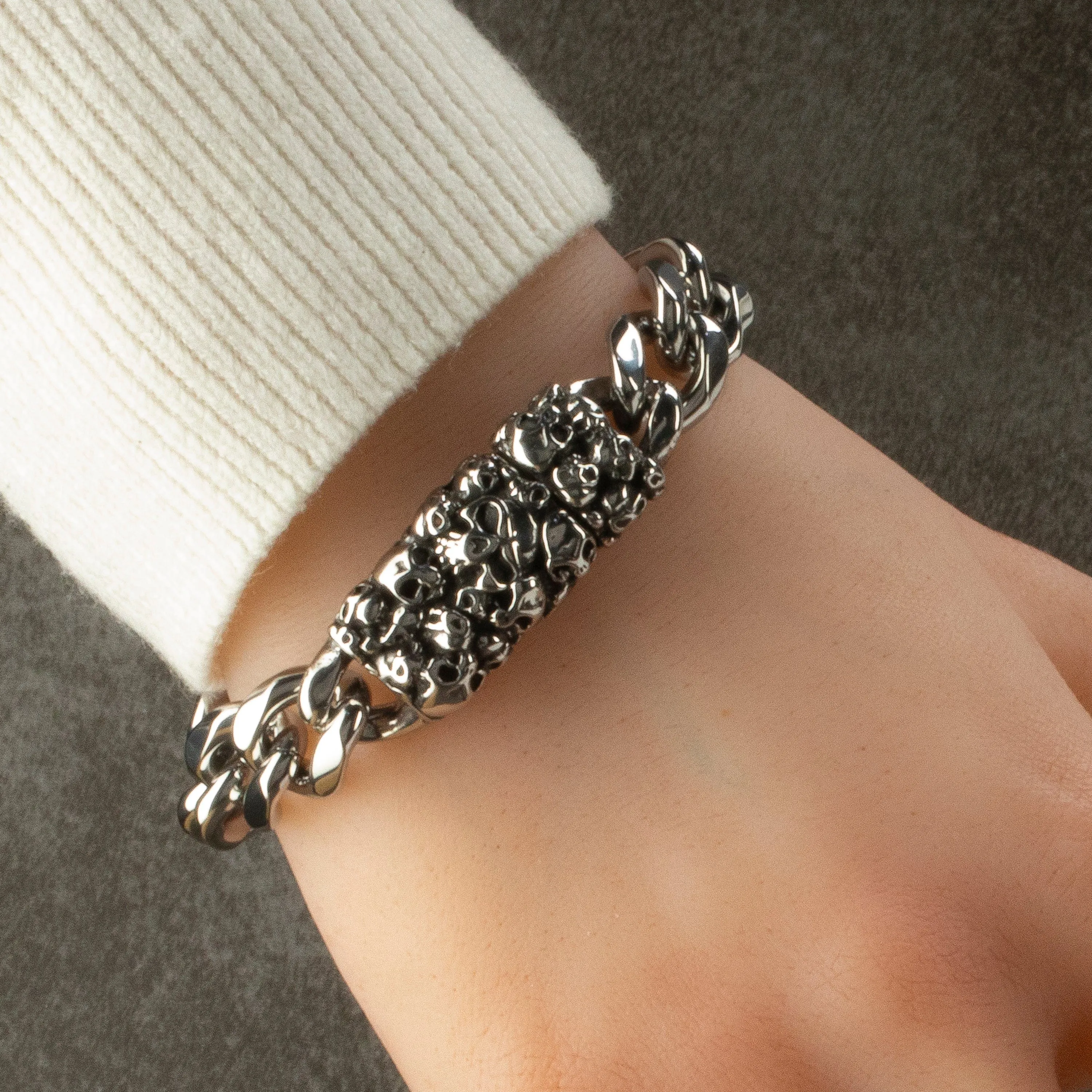 Stainless Steel Link Bracelet with Skulls