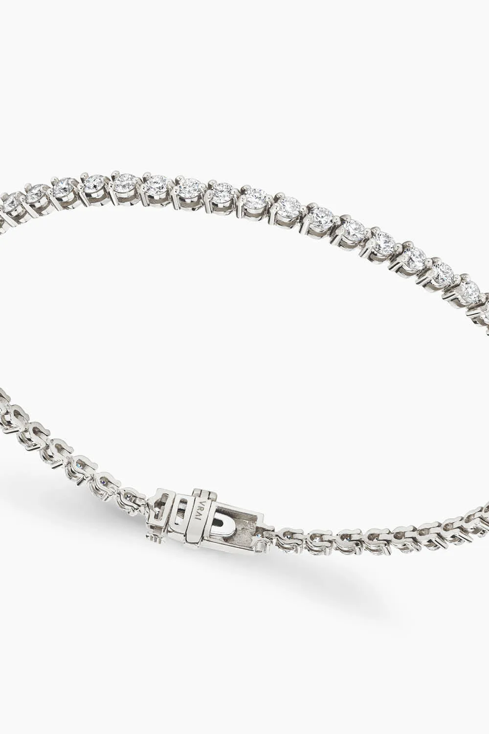 VRAI Round Tennis Bracelet in White Gold